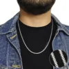 Hombre usando cadena tejido chino en plata 925 italiana de 2mm y 60cm